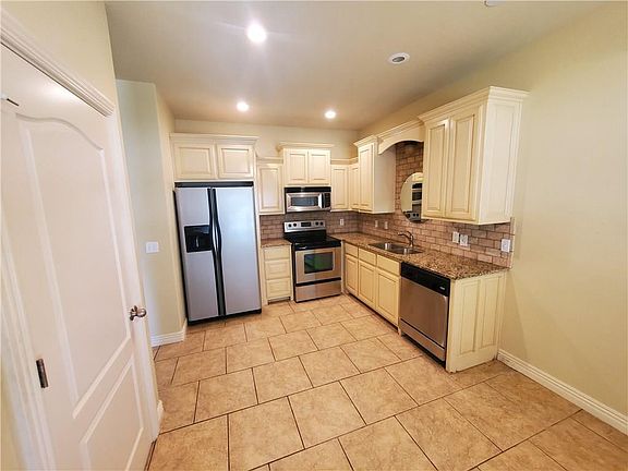 2nd image of 4053 N Zion Valley Dr