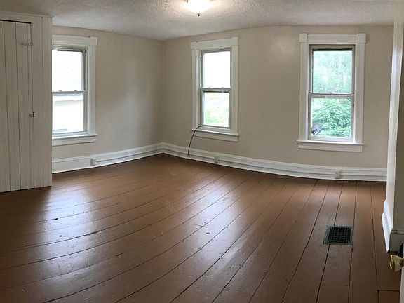 4th image of 38 Bergen Ave #1