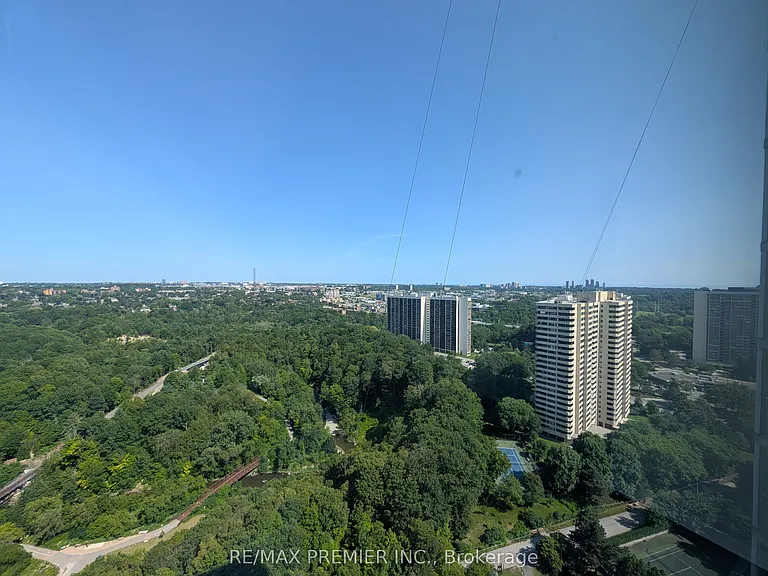 5 Concorde Pl #2809 — Photo 24