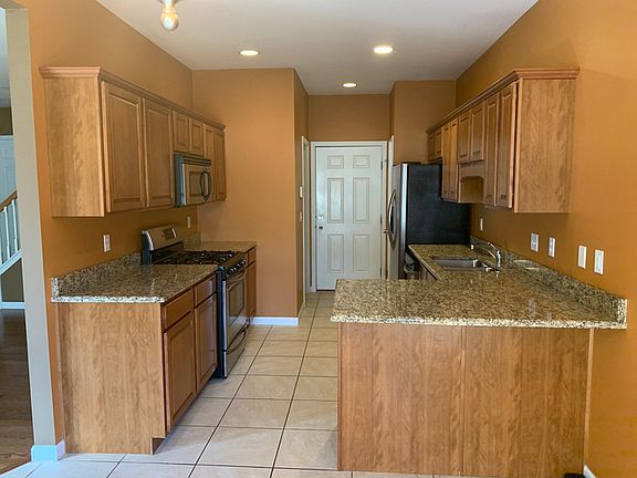 3rd image of 11217 N Oakwood Dr Unit 67