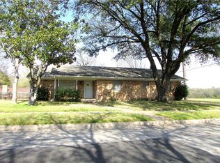 1200 Crestridge St, Ennis, TX 75119