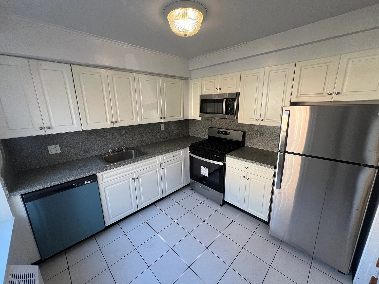 1 bed, 950 sqft, $2,595 — Photo 1