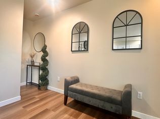 7636 Gentry Ave, North Hollywood, CA 91605