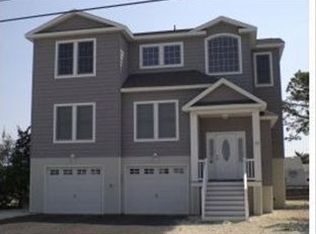 28 Mark Dr, Stafford Twp, NJ 08050