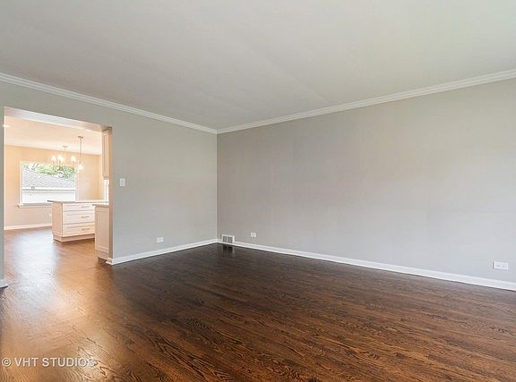 3rd image of 1221 Woodside Ave