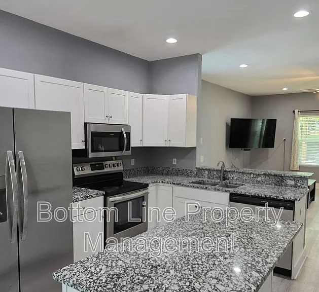 51 Hawthorne St SW — Photo 10