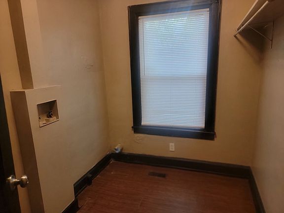 5th image of 2212 Fairleigh St