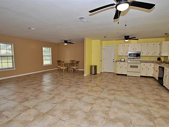 3rd image of 3105 Bent Oak Dr