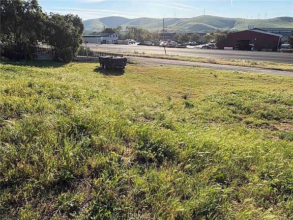 2nd image of 541 Atascadero Rd