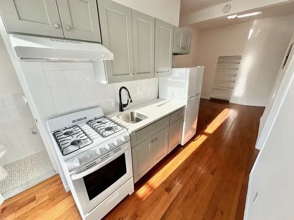 79 Thompson Street image 2 of 16