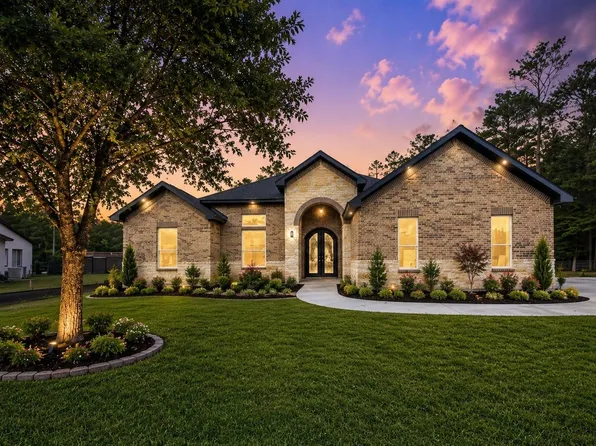30 Road 66111, Dayton, TX 77535
