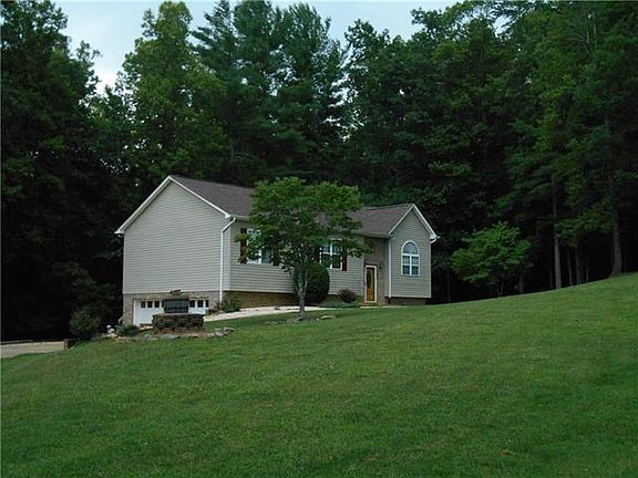2nd image of 3105 Lyndhurst Dr