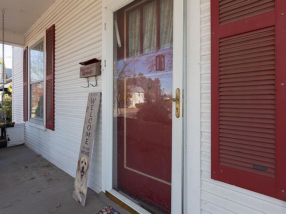 5th image of 2144 Walnut Ave