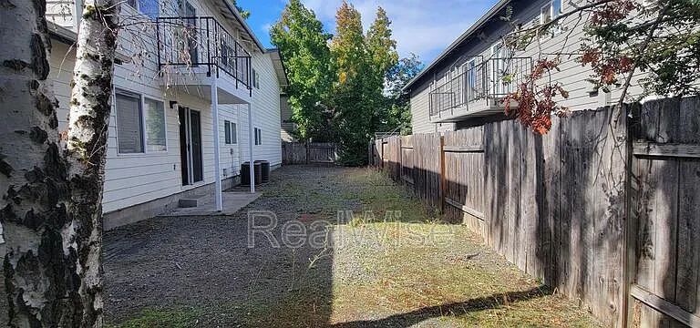 1806 Medart Ln — Photo 13