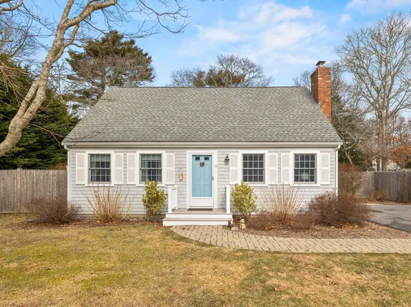 10 Morris Street, East Falmouth, MA 02536