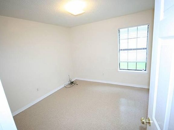 5th image of 1003 N F St Unit A