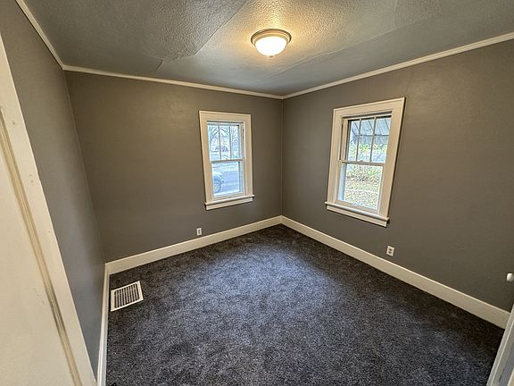 4th image of 109 E Virginia Ave