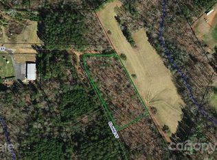 5700 Elaine St, Hickory, NC 28601