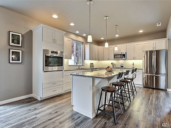 3rd image of 3110 Denali Ln SE