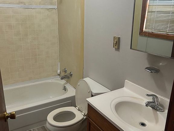 2nd image of 1101 E South Elizabeth St #3
