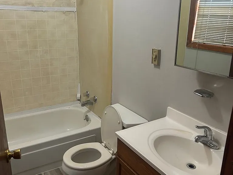 1101 E South Elizabeth St — Photo 2