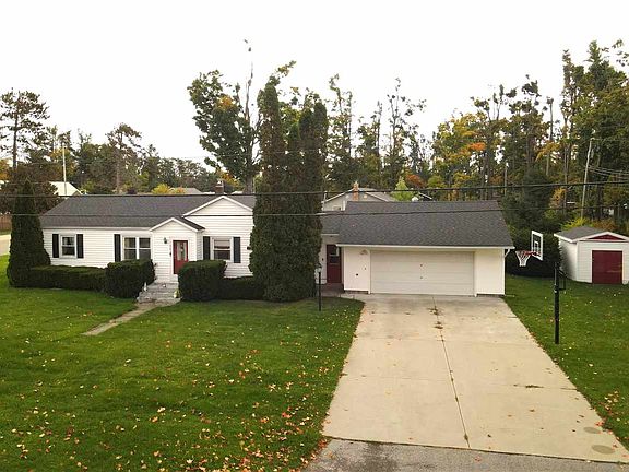 3rd image of 320 Bailey Ave