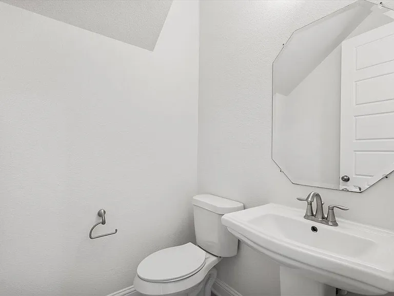 6717 Vicenza Dr — Photo 8