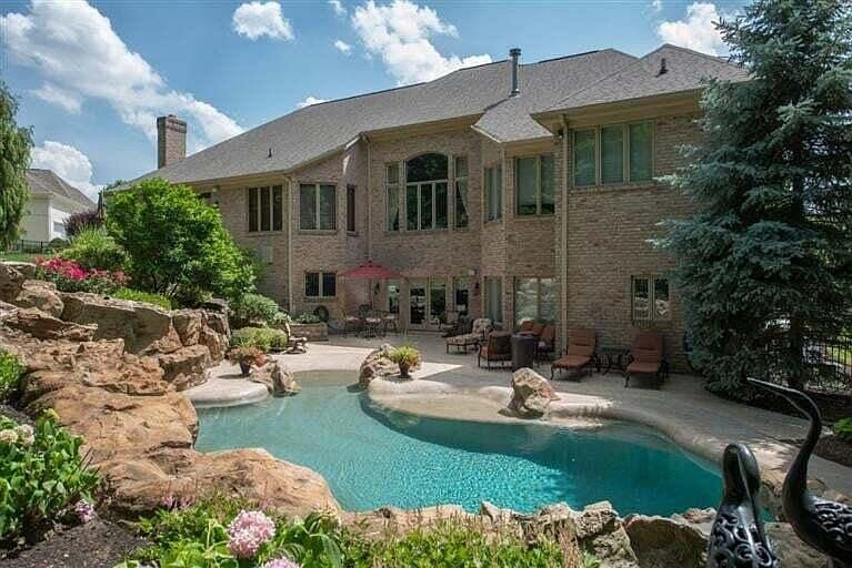 2nd image of 904 Caitlin Dr