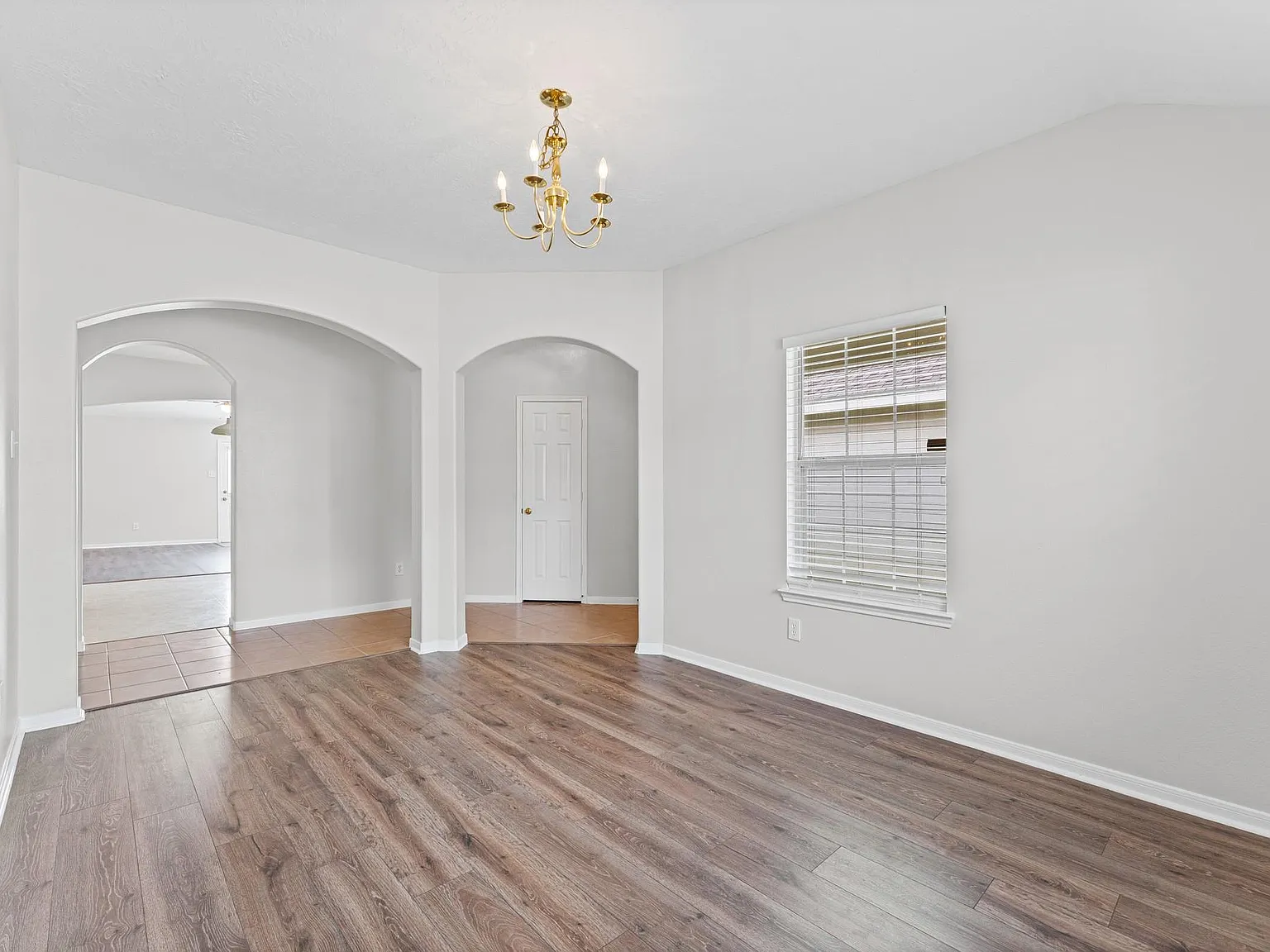 3 bed, 2.0 bath, 1757 sqft, $1,950 — Photo 4