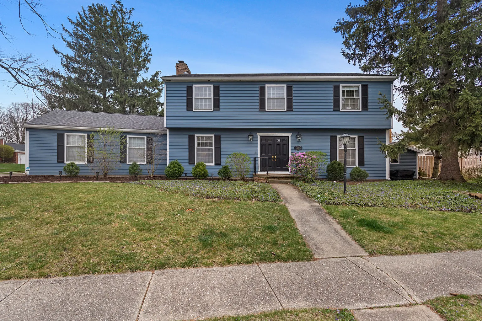 1107 Harrington Dr photo 1