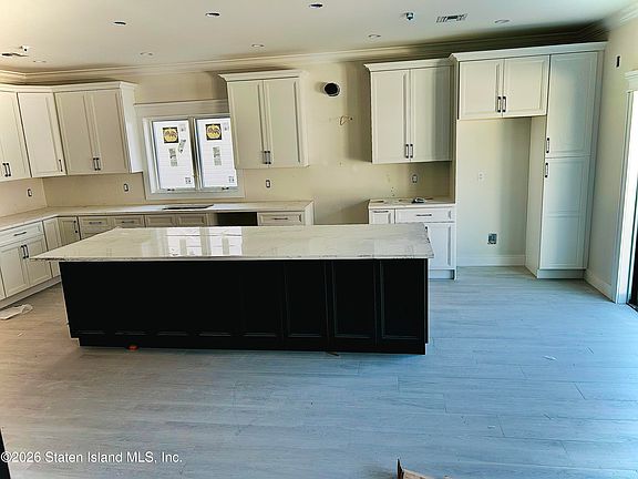 4th image of 178 Geldner Ave
