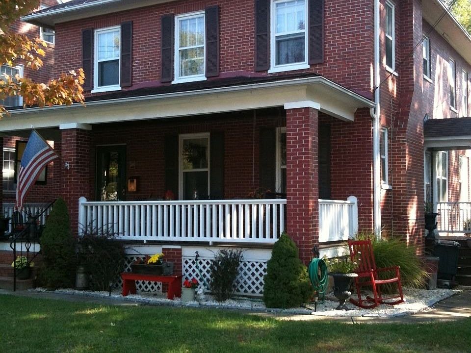 1st image of 204 Parkway St