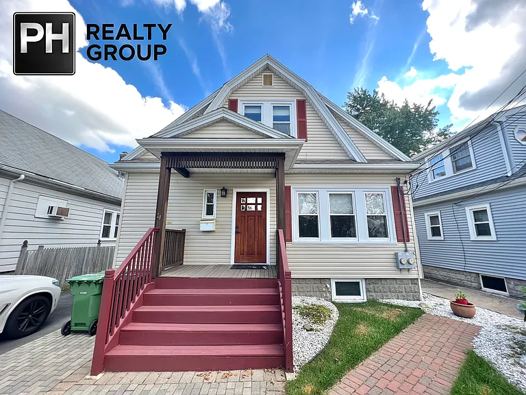 20 Wells Ave #1 — Photo 1
