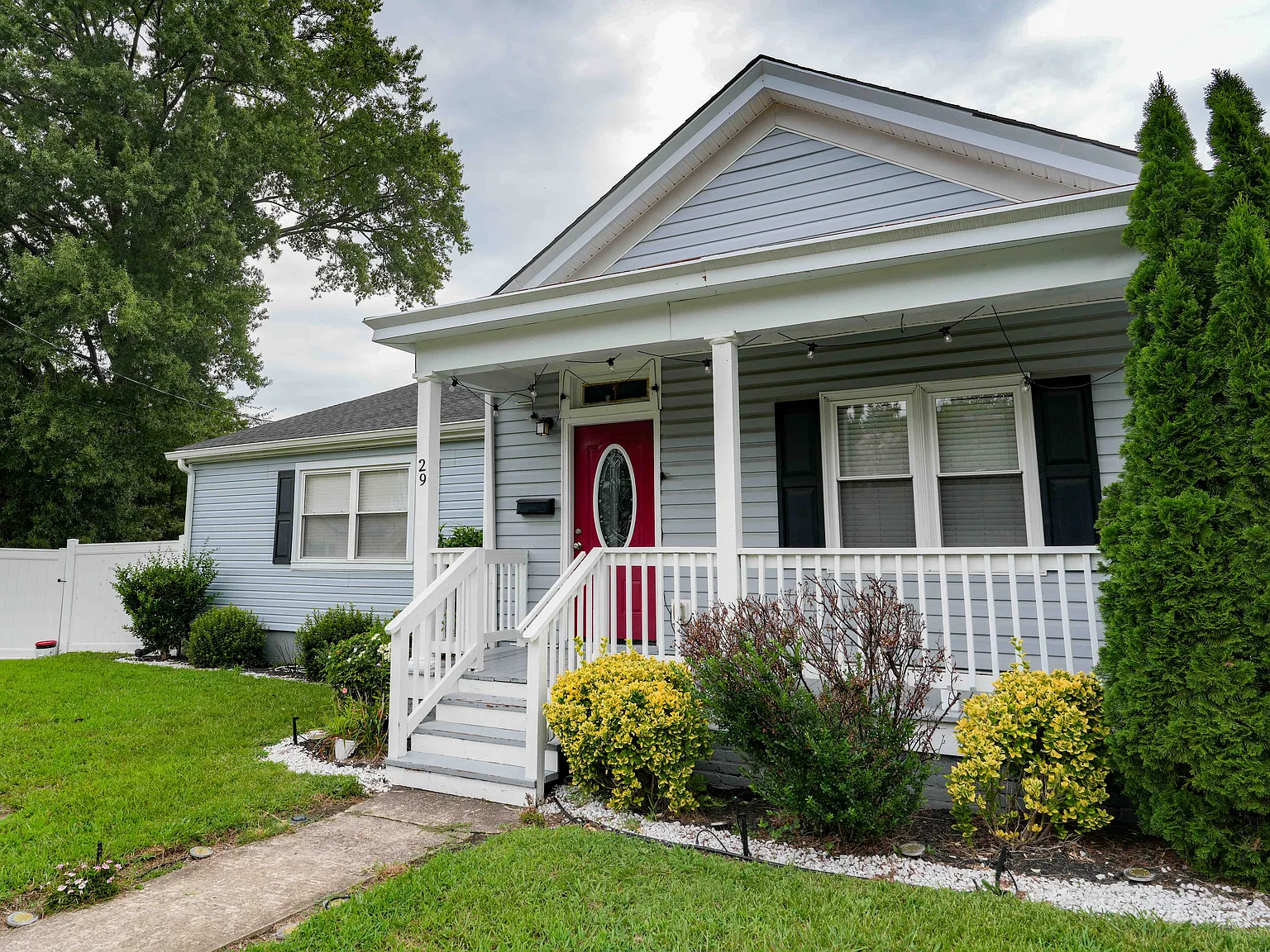 5 bed, 2479 sqft, $3,200 — Photo 2