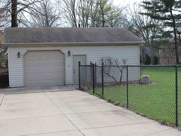 5th image of 20290 Weller Ave