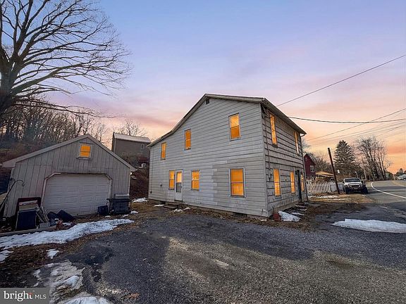 2nd image of 657 Lewisberry Rd