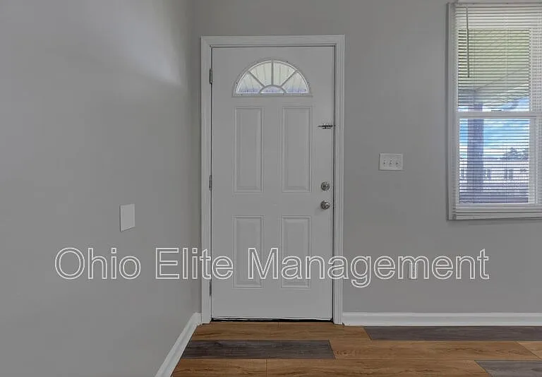 2023 Sullivant Ave — Photo 6