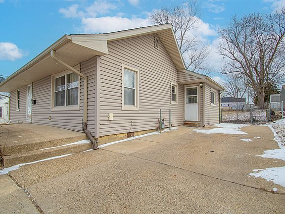 4th image of 4121 57th St