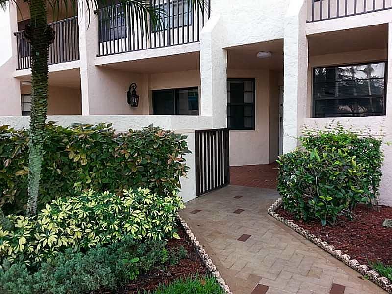 1st image of 7620 Fairfax Dr