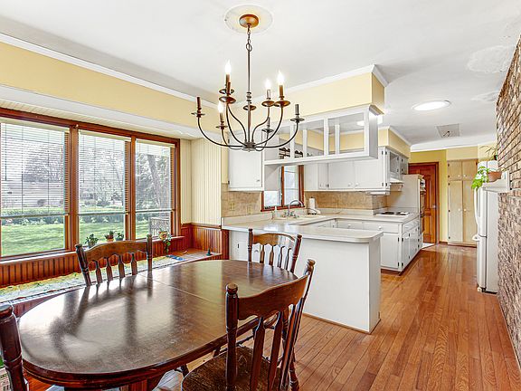 5th image of 16225 W Creek Dr