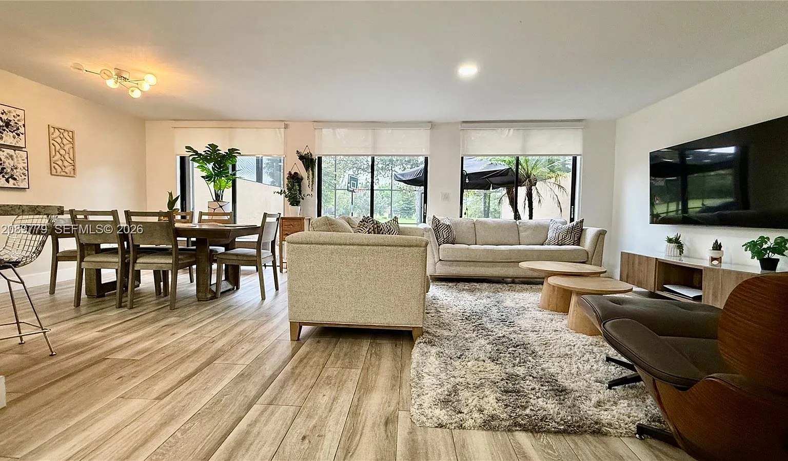 Costa Del Sol Condo E — Photo 4
