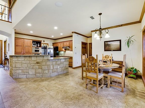 3rd image of 774 Estates Dr