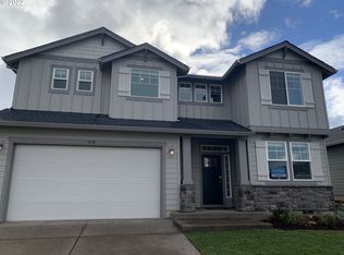 910 Paul St, Mount Angel, OR