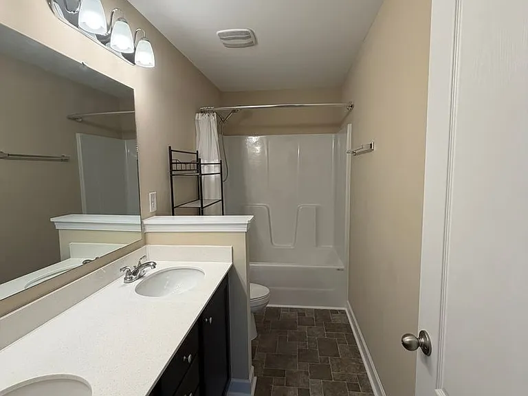 1661 Stackhouse Dr — Photo 9