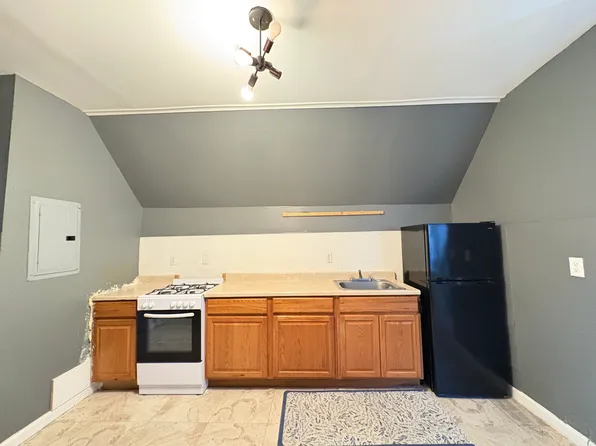 176 Garfield Avenue image 1 of 6