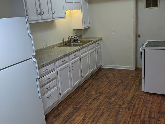3rd image of 608 N 32nd St