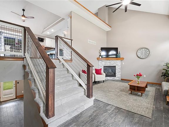 5th image of 722 Saddle Peak Dr