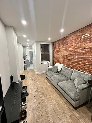 Rented by Mdays Realty | media 18