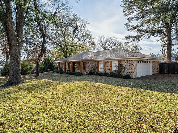 3rd image of 412 Whiteoak Ln