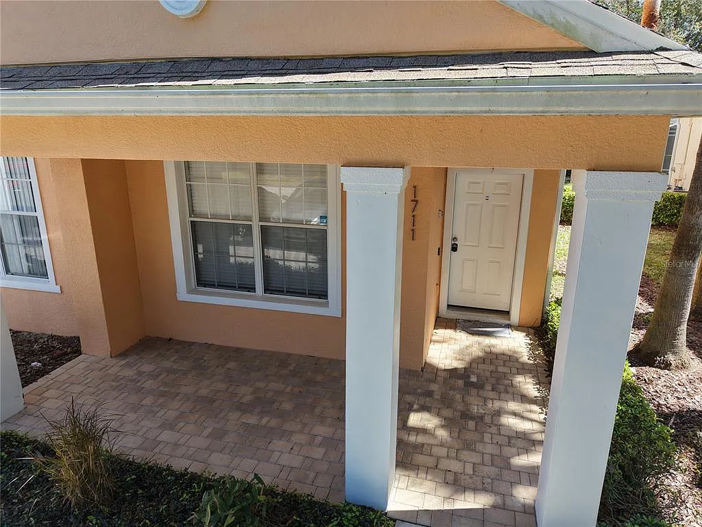 3 bed, 3.0 bath, 1503 sqft, $2,100 — Photo 4